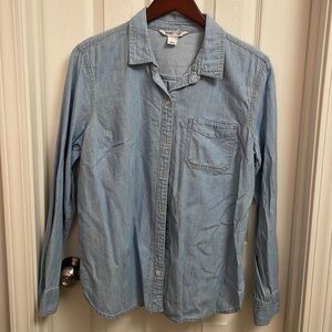 Womens Light Wash Chambray- Old Navy Large